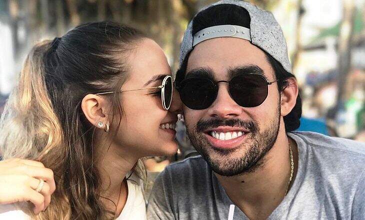 Namorada de Gabriel Diniz chora e revela que cantor foi vítima de roubo após acidente - Metropolitana FM