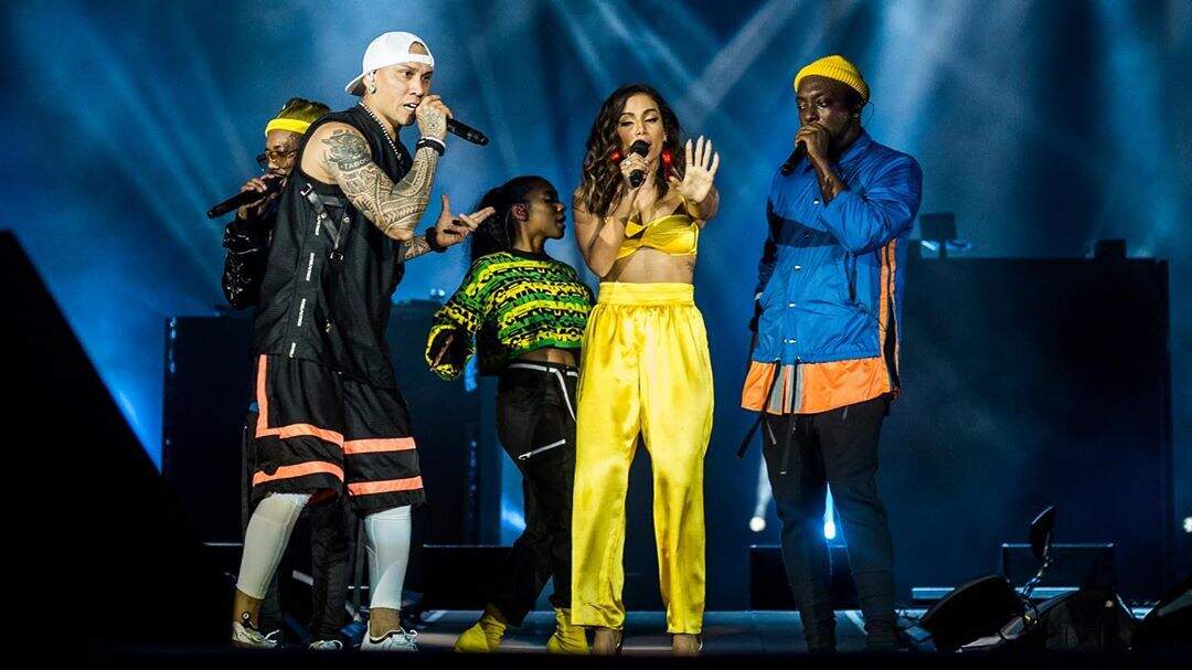 Anitta sobe ao palco com Black Eyed Peas no Rock In Rio - Metropolitana FM