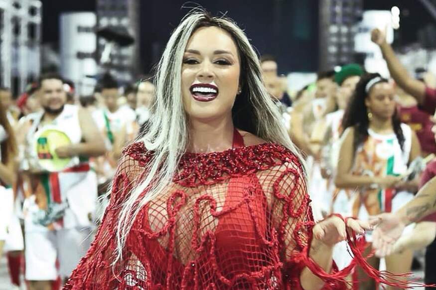 Juju Salimeni posa com figurino vermelho de carnaval e fãs elogiam: “Deusa” - Metropolitana FM