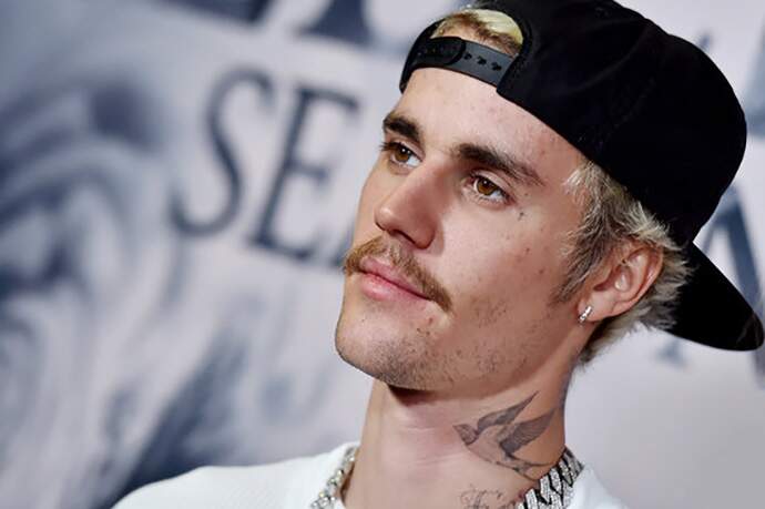 Justin Bieber come iogurte com formigas e escorpião em programa - Metropolitana FM