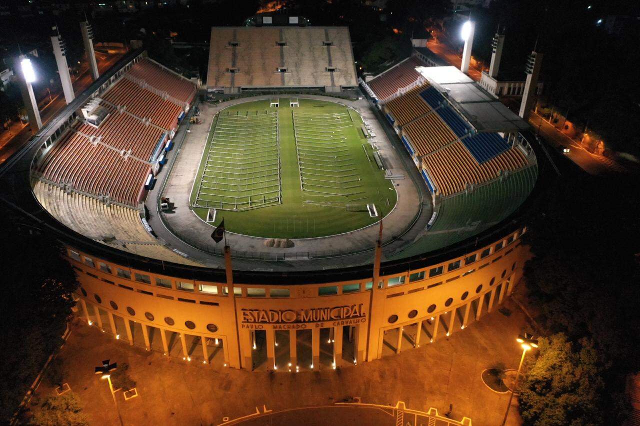 Coronavírus: Estádio do Pacaembu começa a receber leitos ...