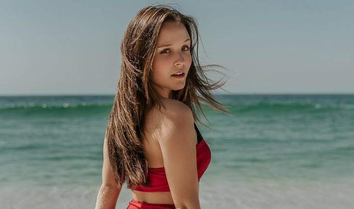 Larissa Manoela exibe treino em casa e beleza natural chama atenção: “Sextou!” - Metropolitana FM