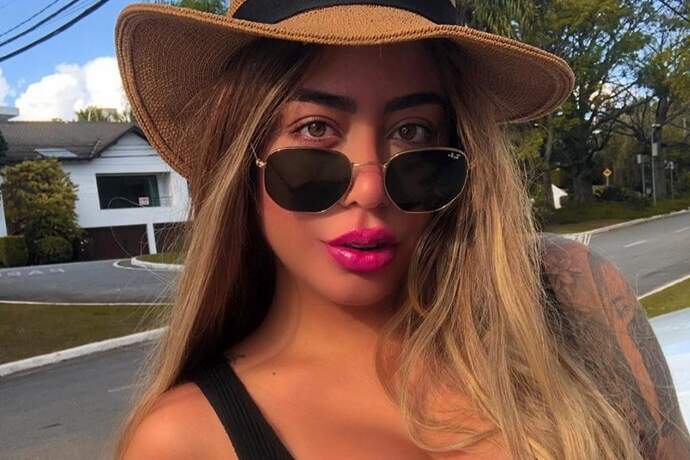 Rafaella Santos exibe beleza natural em nova selfie e encanta seguidores