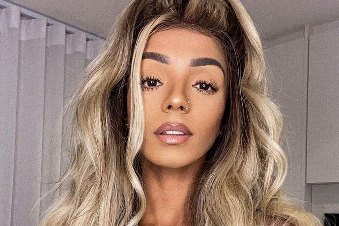 Brunna Gonçalves exibe cabelos naturais pela primeira vez e choca internautas