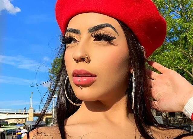 Beleza de MC Mirella chama atenção de seguidores em selfie: “Perfeição!” - Metropolitana FM
