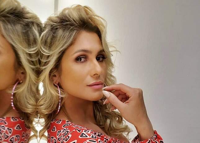 Lívia Andrade exibe look para novo programa “Triturando” e choca seguidores - Metropolitana FM