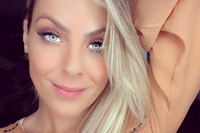 Renata Fan admite ter usado photoshop em nova selfie: “Gostei e postei” - Metropolitana FM