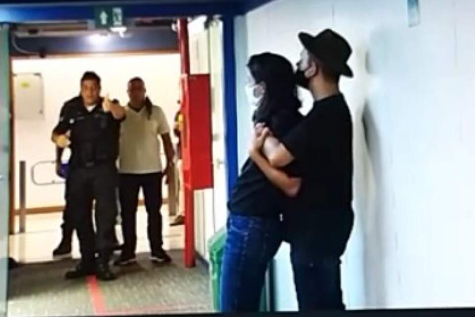 Homem invade Globo com faca, faz refém e pede para ver Renata Vasconcellos - Metropolitana FM