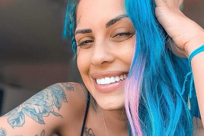 Tati Zaqui posa ao natural e esbanja autoestima em nova selfie: “Ela é um sonho” - Metropolitana FM