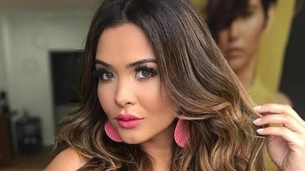 Fã pede que Geisy Arruda dance uma música e celebridade atende: “Toma”