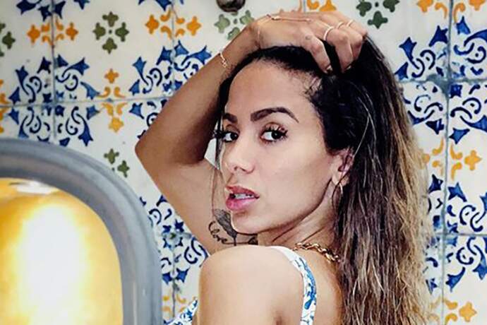 Anitta divulga novo ensaio e deixa fãs animados: “Dia de banho” - Metropolitana FM