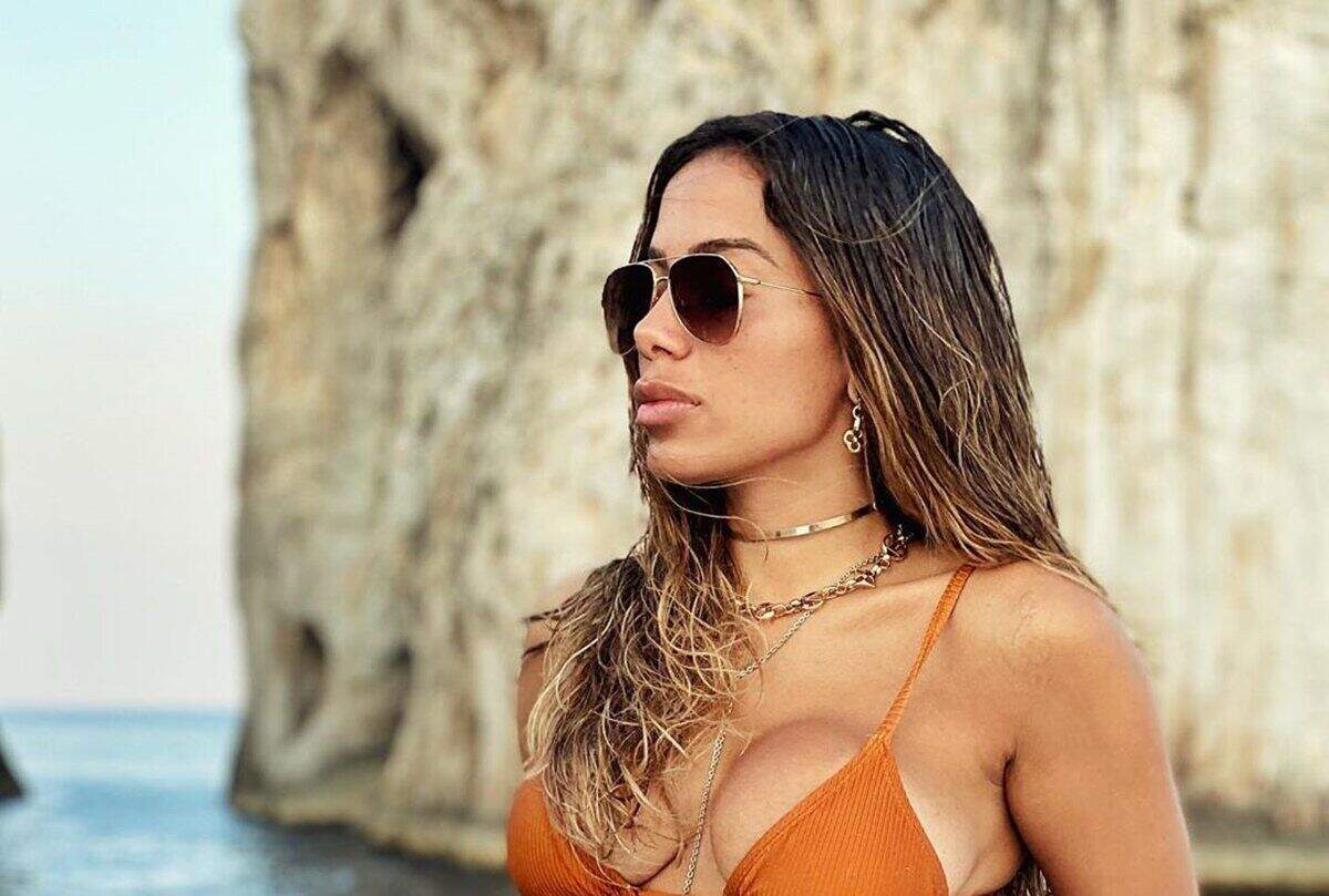 Anitta confessa: “Sou abertamente bissexual” - Metropolitana FM