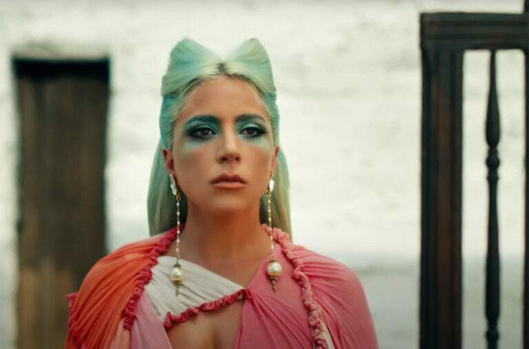 Saiu! Lady Gaga lança clipe de “911”