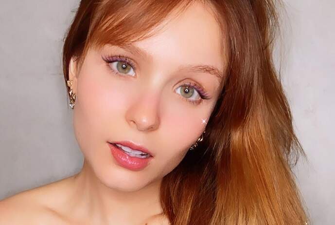 Larissa Manoela posta vídeo com look deslumbrante e esbanja beleza na web
