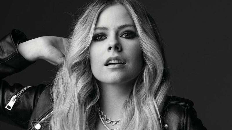 Avril Lavigne decepciona fãs com live paga - Metropolitana FM