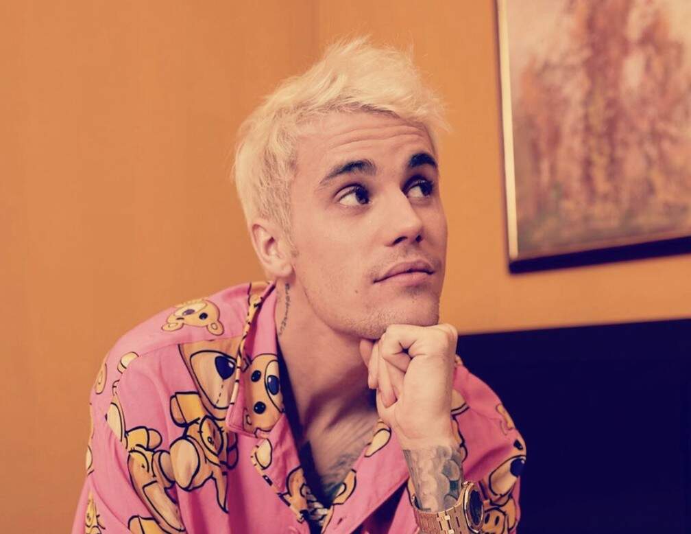 Justin Bieber reclama dos fãs que ficam de plantão em frente à sua casa - Metropolitana FM