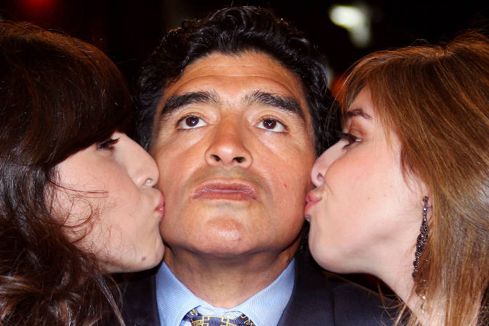 Filha de Diego Maradona, Dalma, relembra infância com o pai e gera comoção: “Destruída” - Metropolitana FM