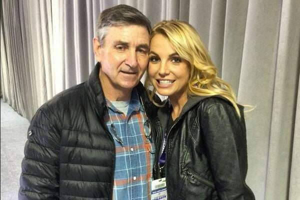 Britney Spears recorre novamente à Justiça para remover seu pai do cargo de tutor - Metropolitana FM