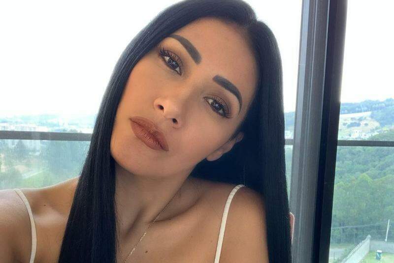 Simaria posa com vestido colado e é comparada com Kim Kardashian: “Que corpão!” - Metropolitana FM