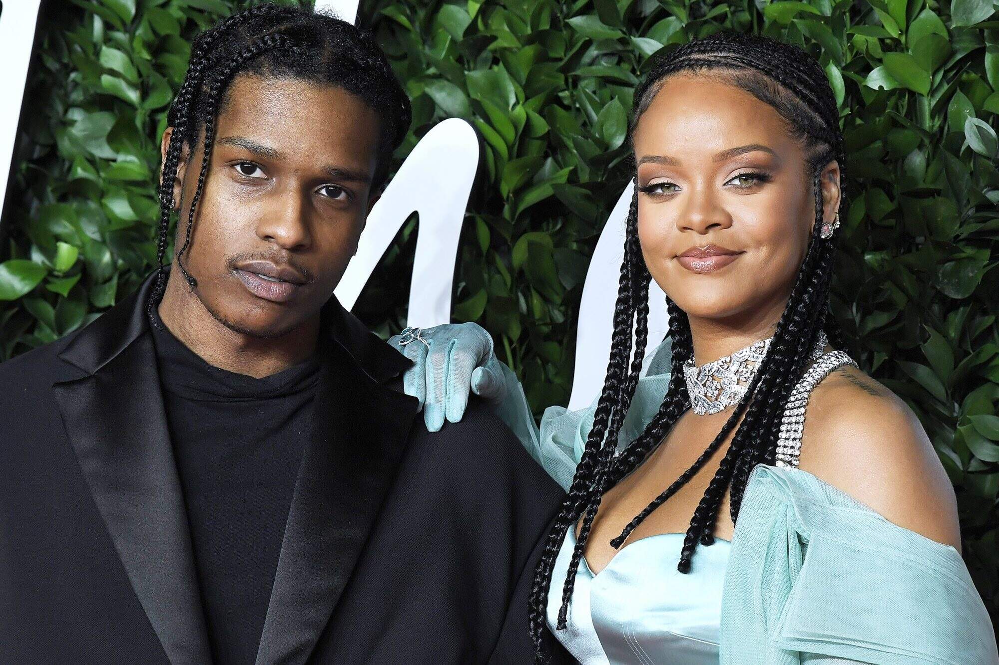 Rihanna está namorando o rapper A$AP Rocky, diz revista americana - Metropolitana FM