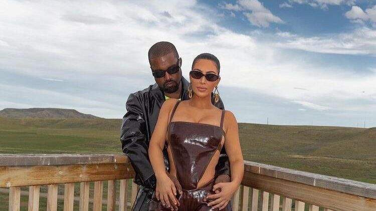 Kim Kardashian diz que relacionamento com Kanye West é ‘coisa do passado’ e que quer virar a página