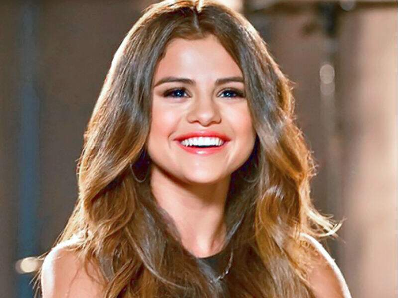 “REVELACIÓN”: Selena Gomez anuncia lançamento do seu primeiro EP em espanhol - Metropolitana FM