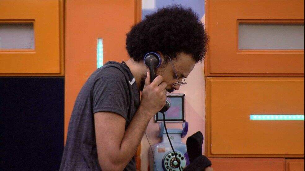 BBB21: João Luiz atende Big Fone e indica três participantes ao Paredão - Metropolitana FM