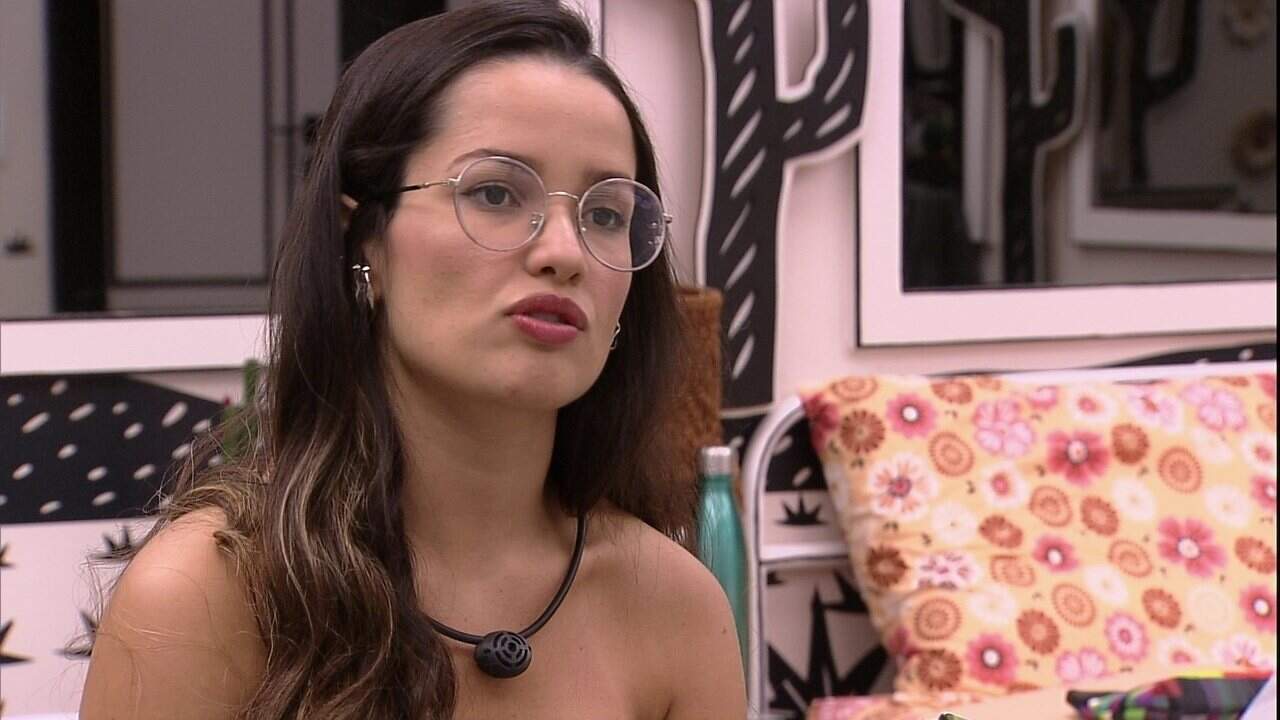 BBB21: Juliette sofre ao ver vídeo de Karol Conká beijando Arcrebiano na festa - Metropolitana FM