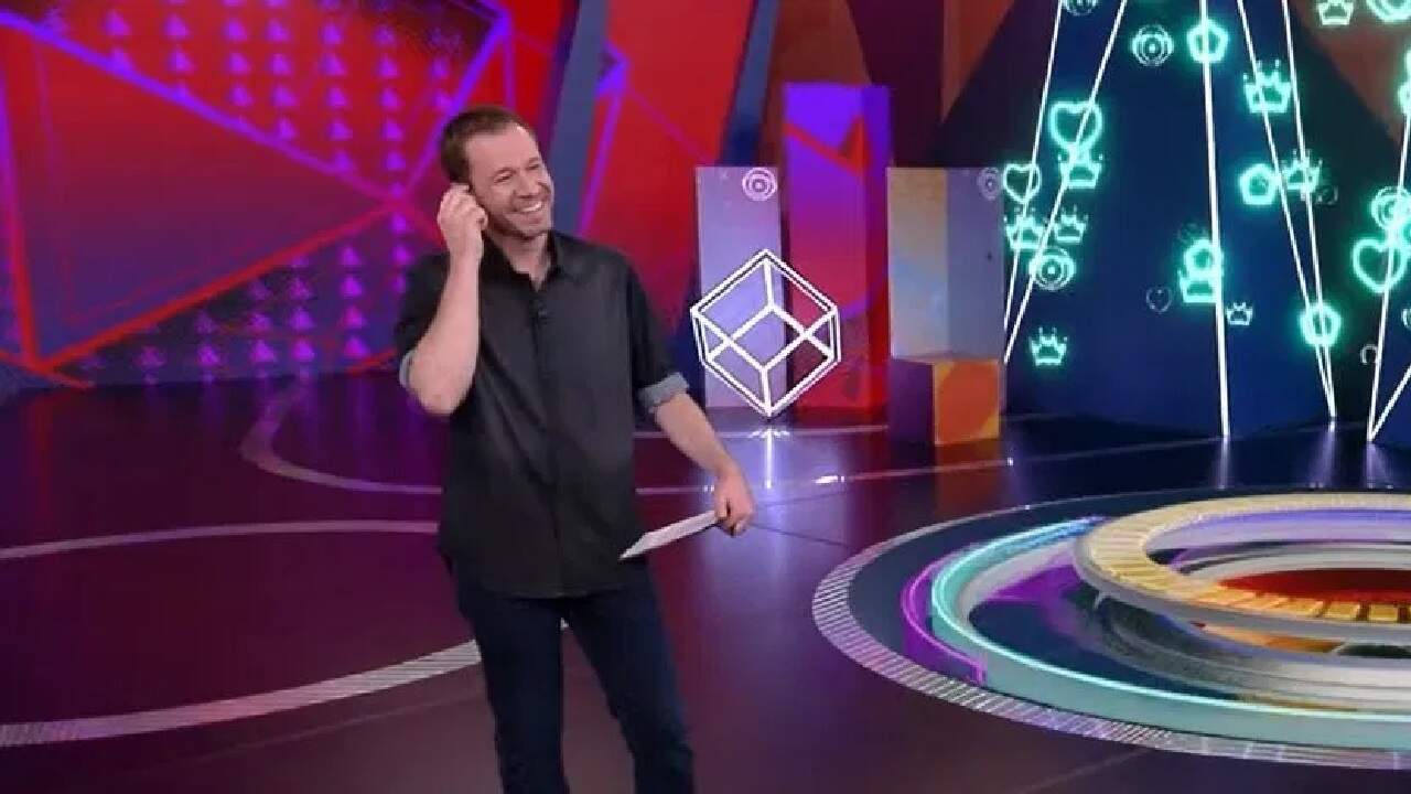 BBB21: Tiago Leifert não segura o riso ao ver Fiuk chorando e momento vira meme - Metropolitana FM