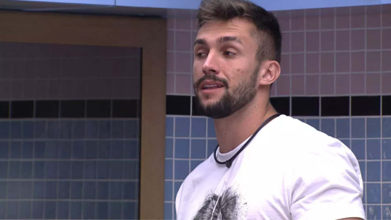 BBB21: Arthur comenta sobre Paredão Falso: “Tinha que ter caído na mão errada” - Metropolitana FM