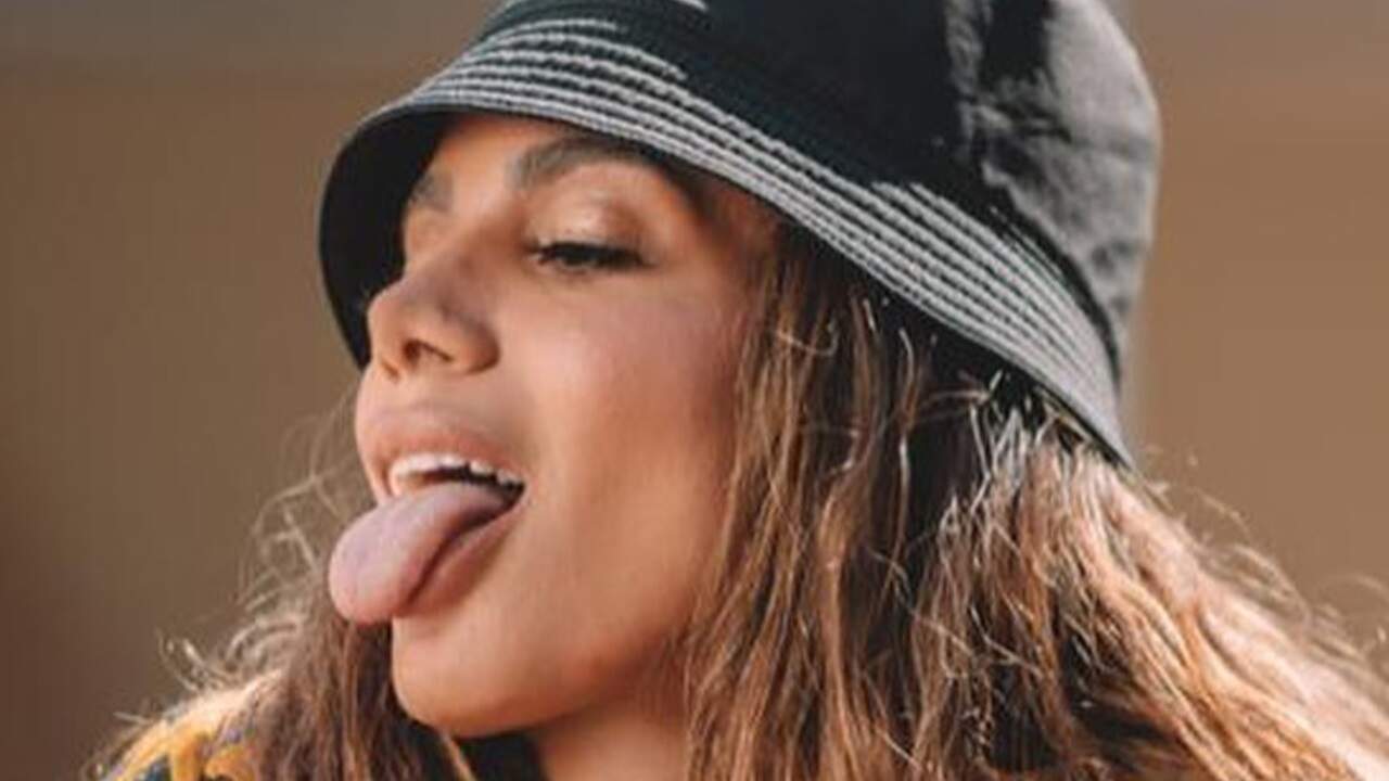 Mamãe? Anitta faz revelação inusitada sobre filhos e deixa web eufórica: “Minha própria família” - Metropolitana FM