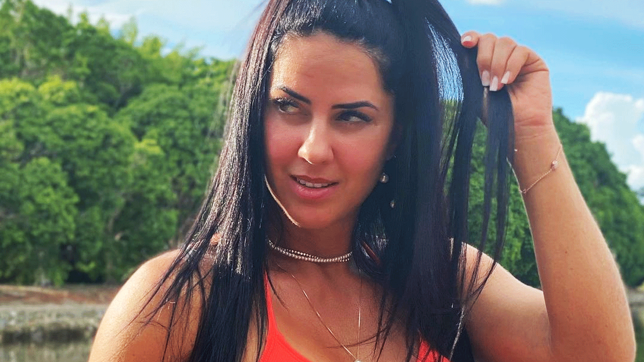 Na piscina, Graciele Lacerda se bronzeia durante férias em Cancún: “Dias de sol” - Metropolitana FM