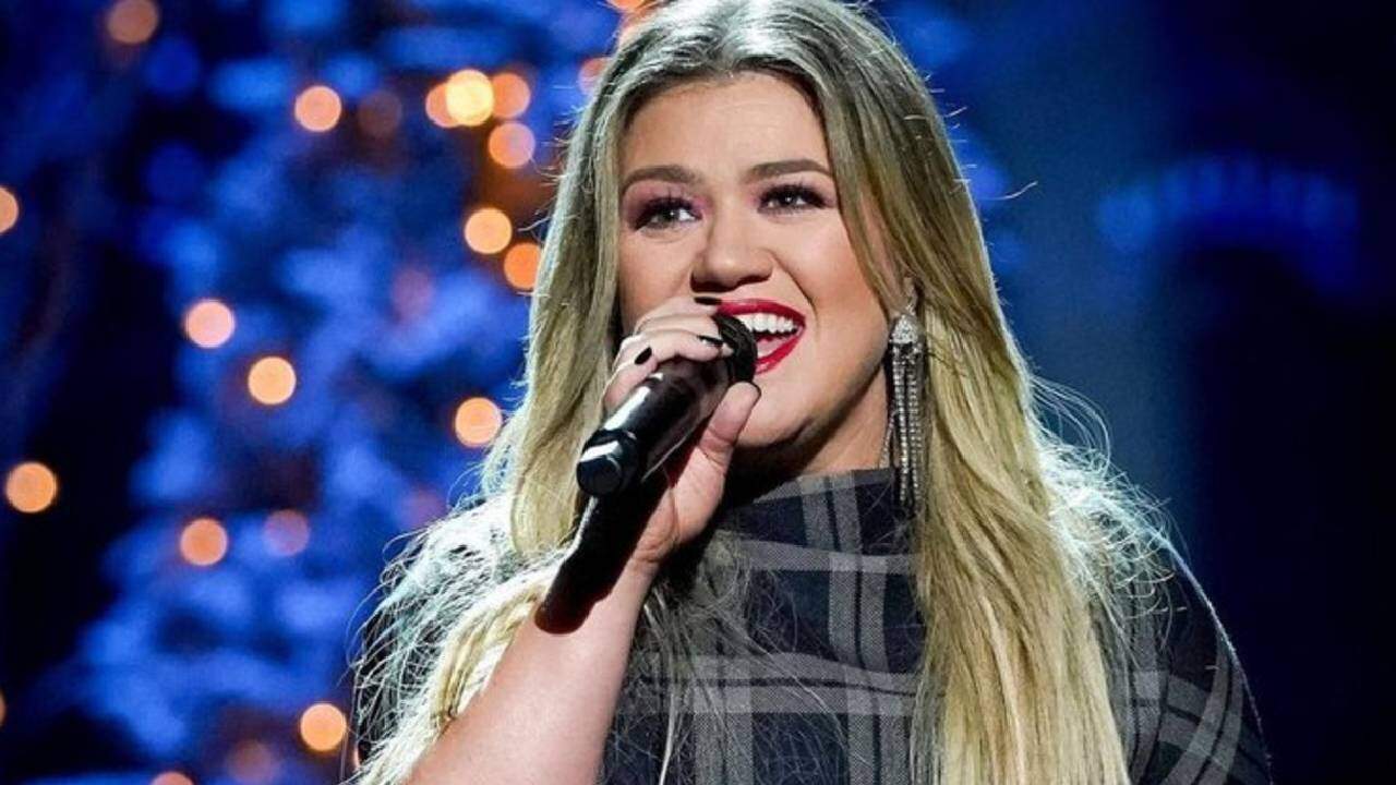 Kelly Clarkson conta qual música ela tem medo de fazer cover - Metropolitana FM