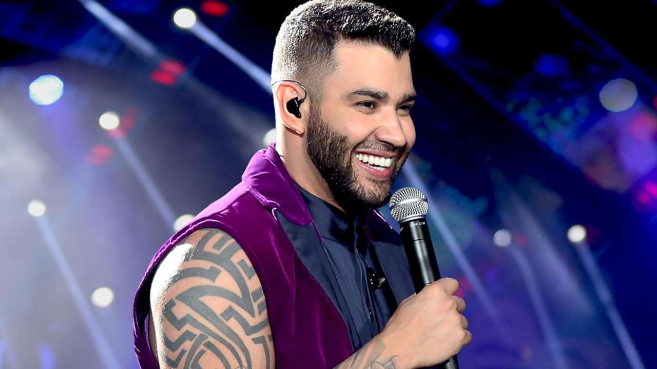 Fãs de Gusttavo Lima falsificam carteira de vacinação para comparecer em show do cantor nos Estados Unidos - Metropolitana FM