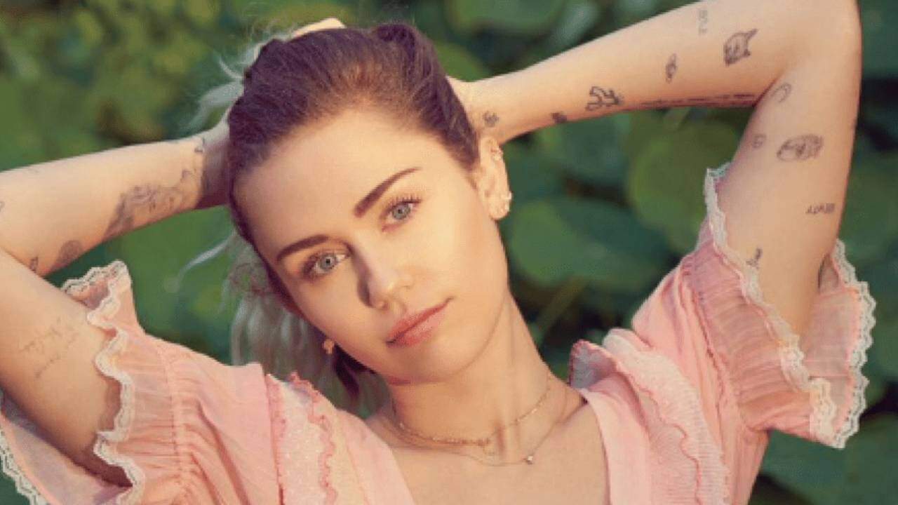 ”Amei muito”, diz Miley Cyrus sobre ex-marido após relembrar quatro anos do lançamento da música “Malibu” - Metropolitana FM