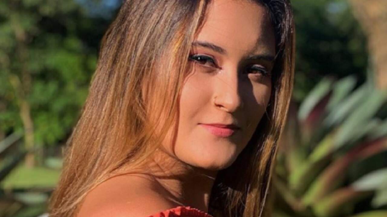 Filha de Fátima Bernardes, Bia Bonemer, esclarece rumores sobre sua orientação sexual