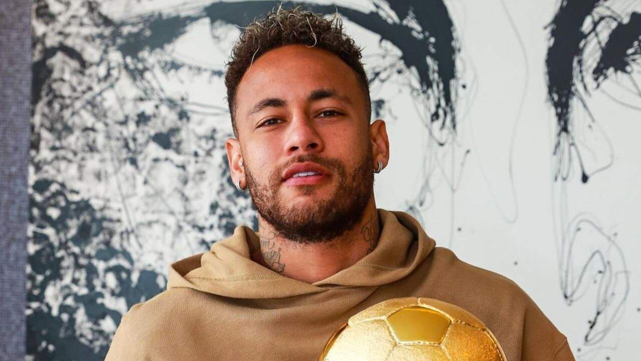 Neymar Jr. posta foto e deixa web enlouquecida por não revelar o nome da namorada misteriosa: “Ela não deixa” - Metropolitana FM