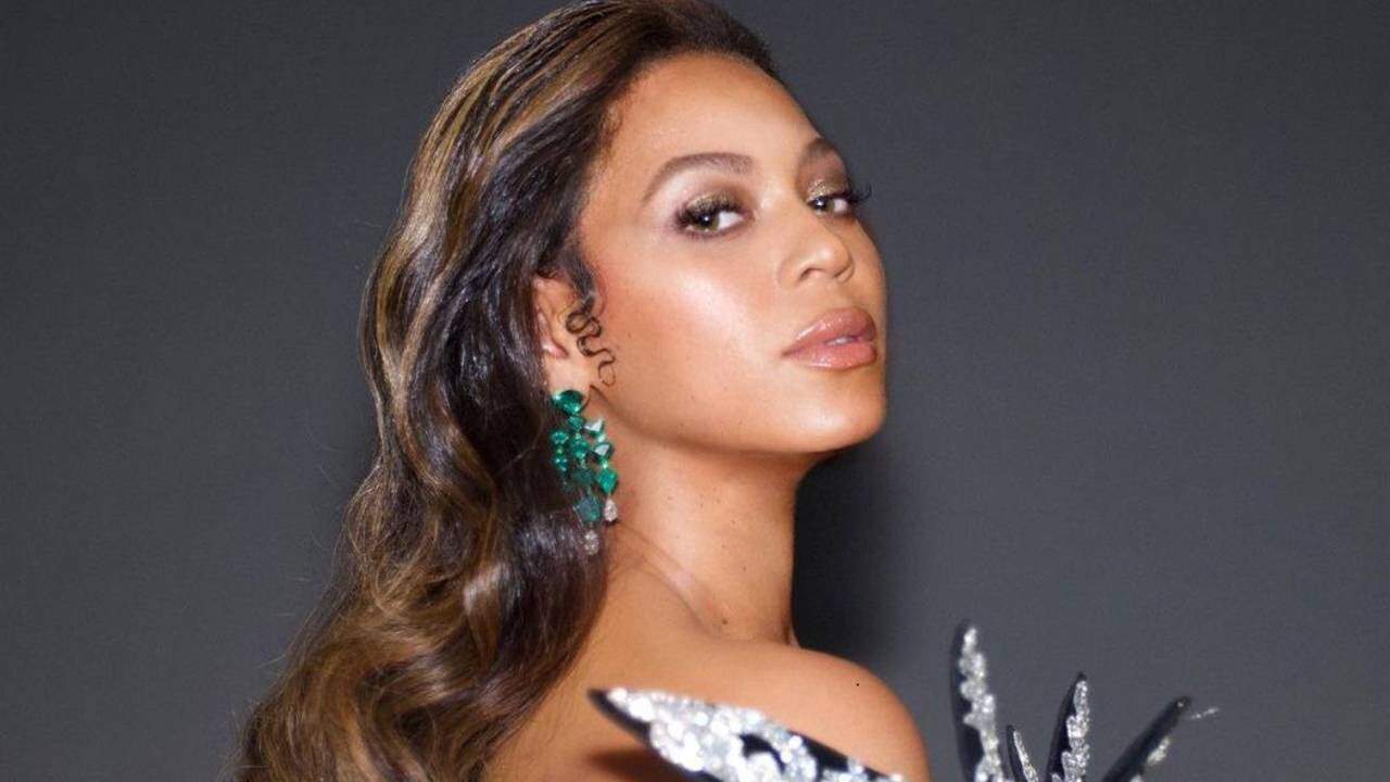Beyoncé faz história a posar com diamante exclusivo de joalheria de luxo americana; confira fotos! - Metropolitana FM