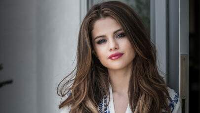 Selena Gomez critica série que fez piada sobre seu transplante de rim: “Mau gosto”