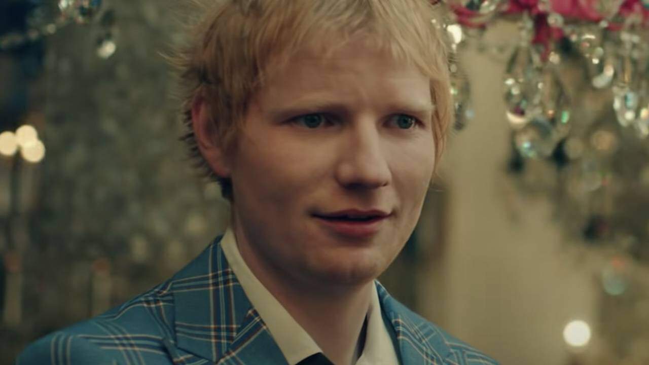 Ed Sheeran se inspira em astros famosos e lança clipe cinematográfico de “Shivers”; assista! - Metropolitana FM