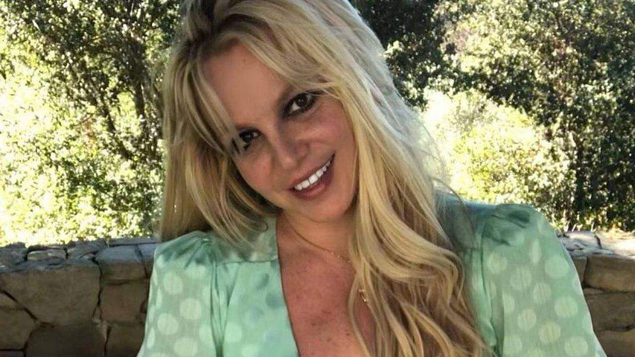 Após fim da tutela, Britney Spears faz declaração surpreendente nas redes sociais e chama atenção dos fãs - Metropolitana FM
