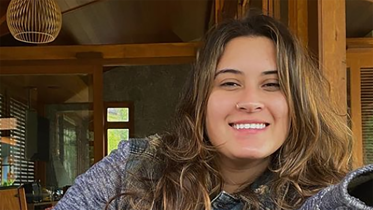Filha de Fátima Bernardes aproveita dia de sol para renovar o bronzeado: “Ponto fraco” - Metropolitana FM