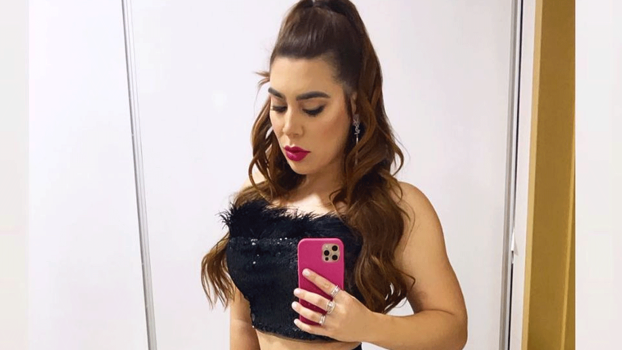 Naiara Azevedo mostra look pra noite com selfie no espelho: “Bora pra onde?” - Metropolitana FM