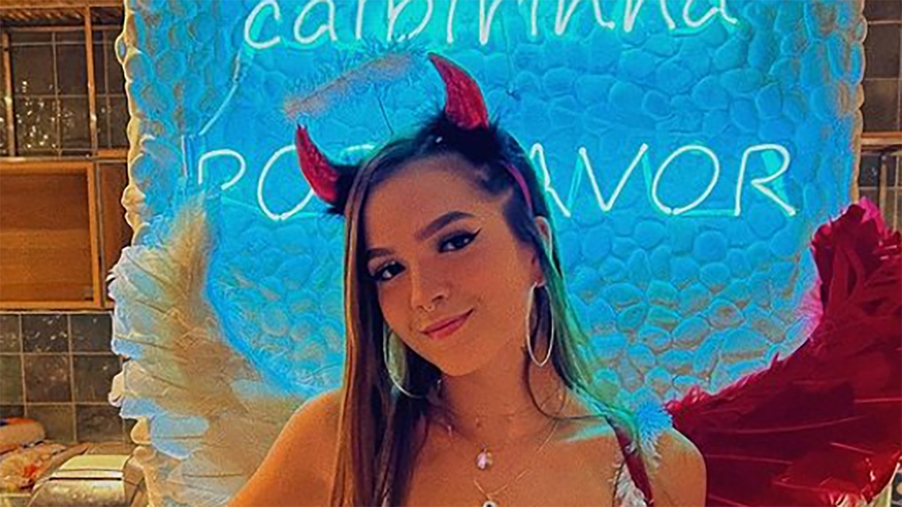 Mel Maia comemora o Natal com look diferenciado e marquinha de sol: “Hoje é dia de sorrir” - Metropolitana FM