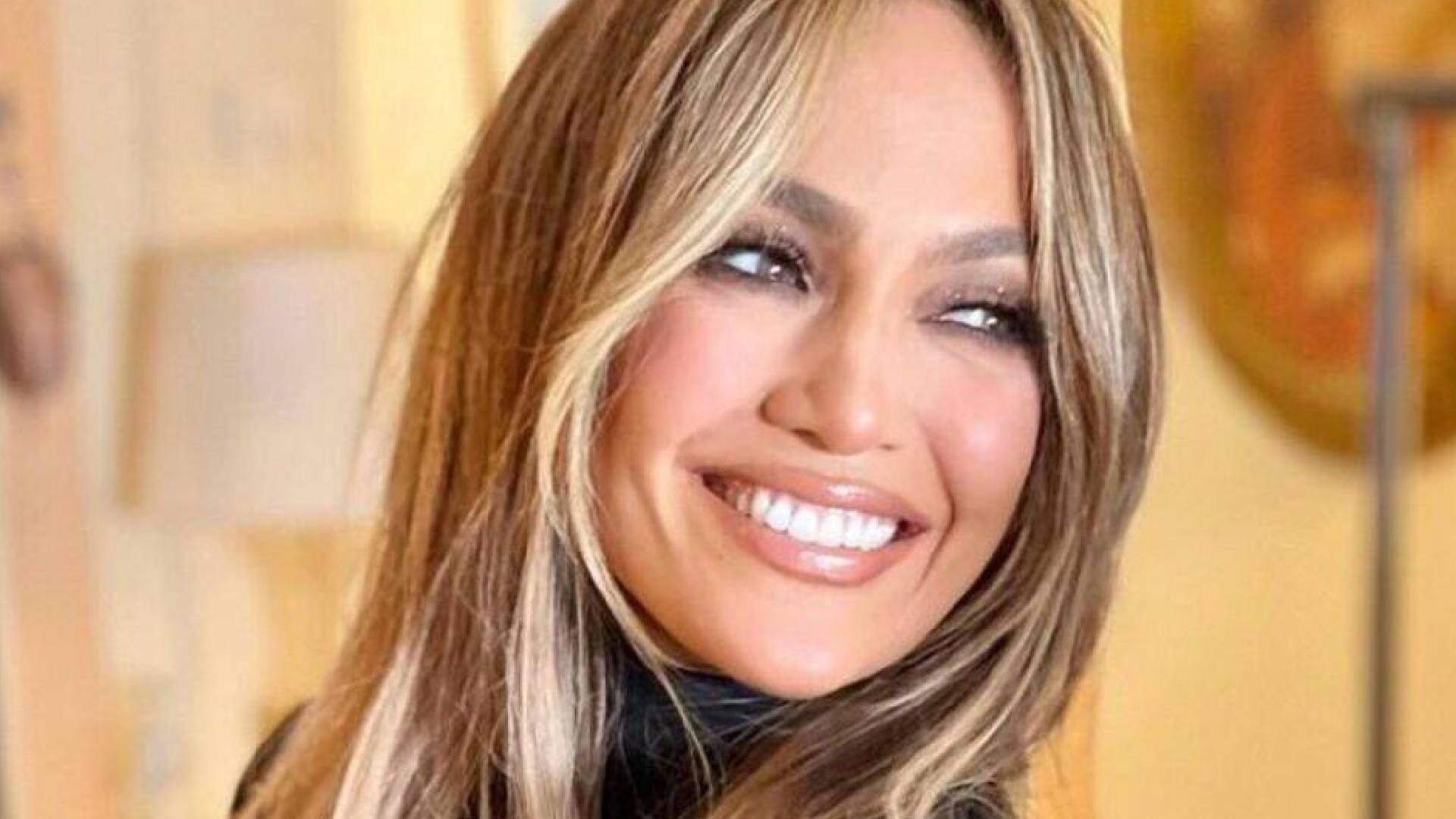 Jennifer Lopez deixa fãs curiosos ao divulgar detalhes do seu novo projeto artístico