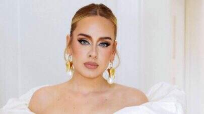 Adele diz que está pronta para 2022 e anuncia novo lançamento musical