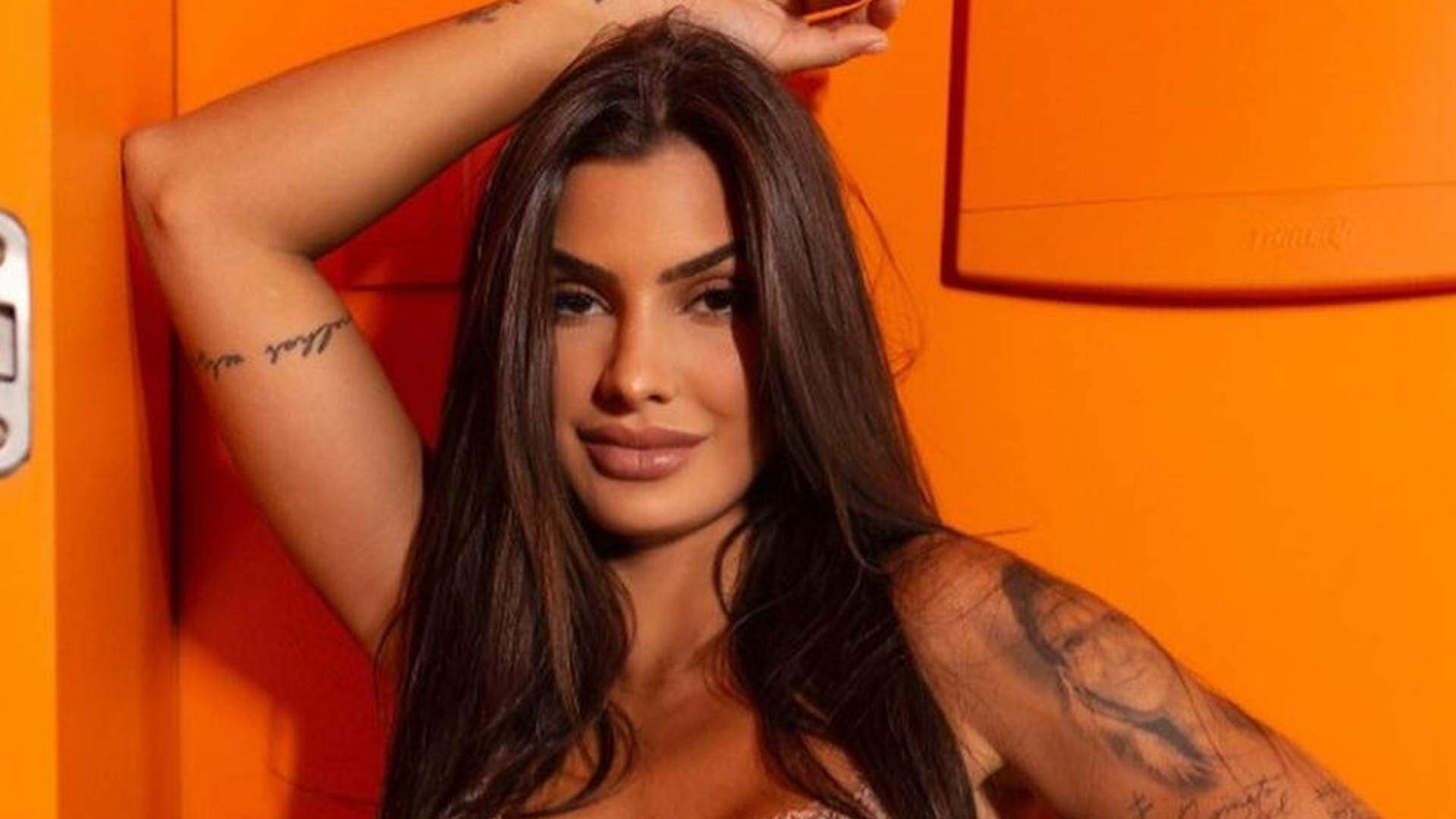 Marina Ferrari exibe look deslumbrante para curtir festa: “Prontíssima” - Metropolitana FM