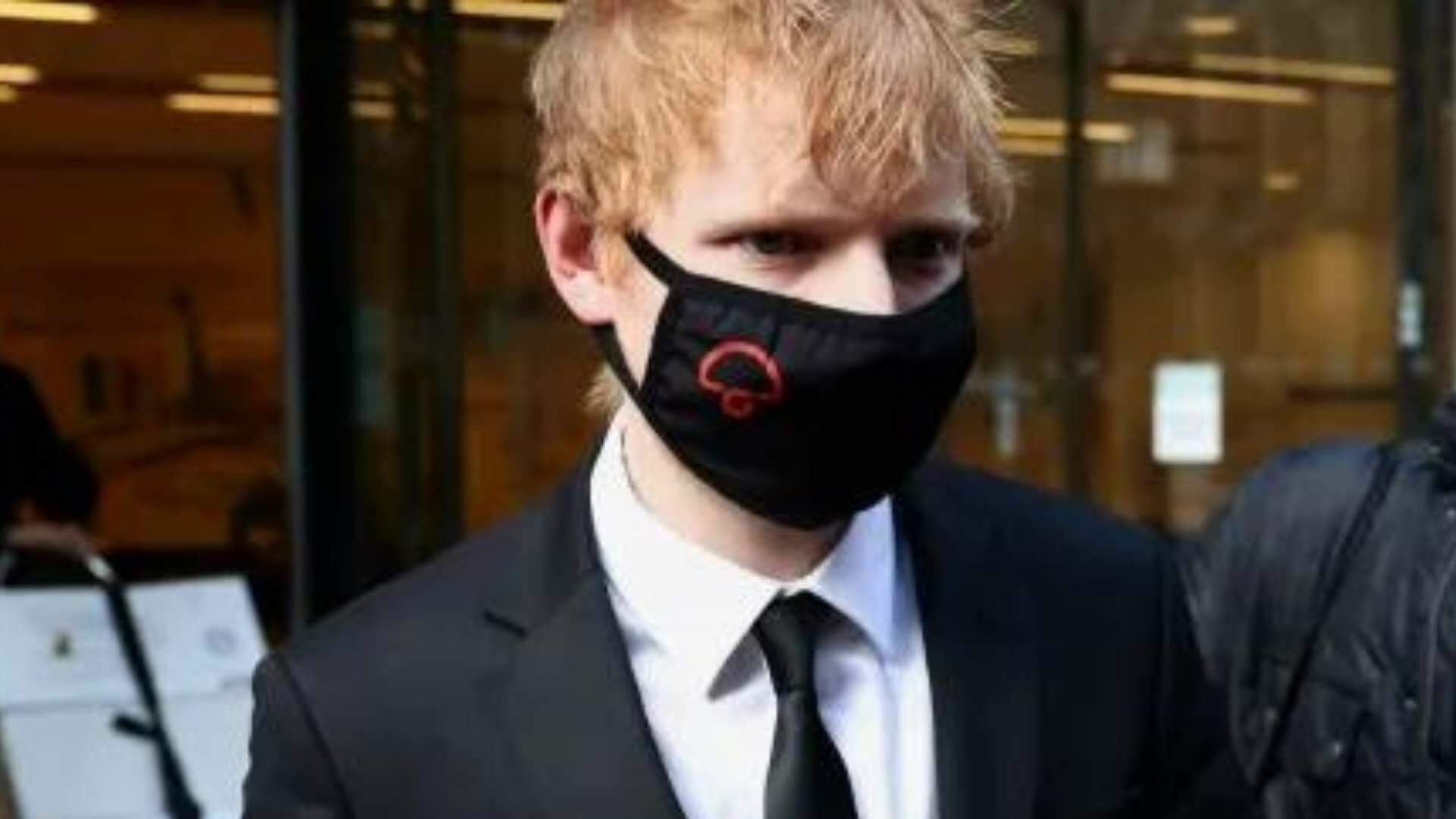 Ed Sheeran é surpreendido pela Justiça e fato inédito do cantor é divulgado