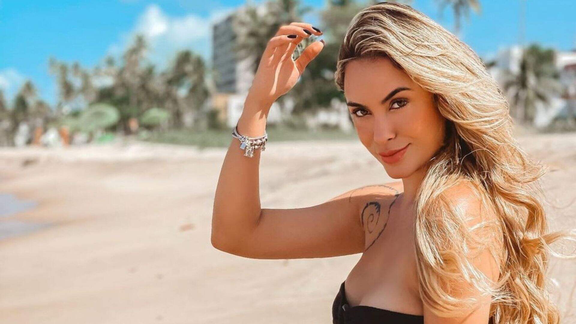 Sarah é ex participante do Big Brother Brasil e fez figuração na série Lúcifer da Netflix.