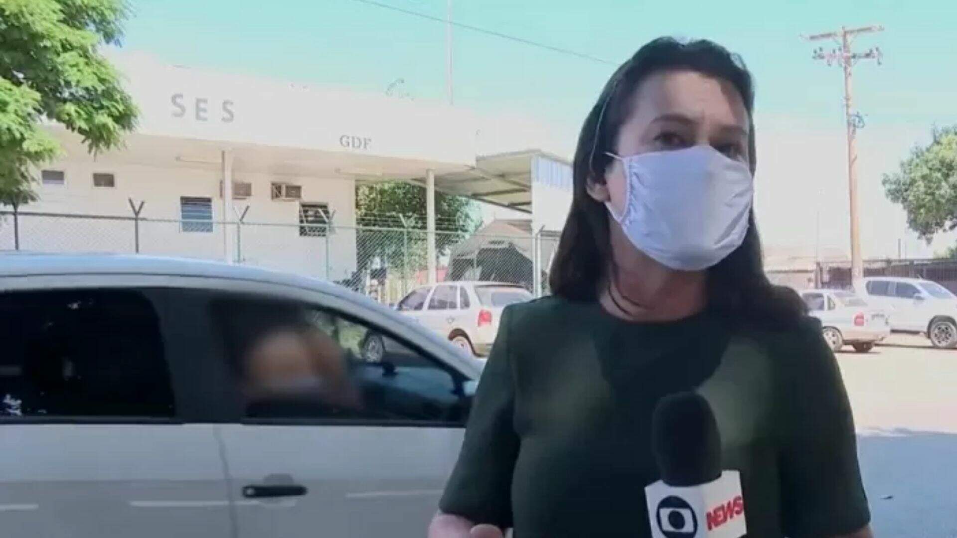 Nude ao vivo?! Reportagem da Globo é interrompida por bunda de homem e cena viraliza - Metropolitana FM